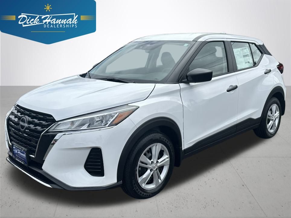 2025 Nissan KICKS PLAY Base's photo