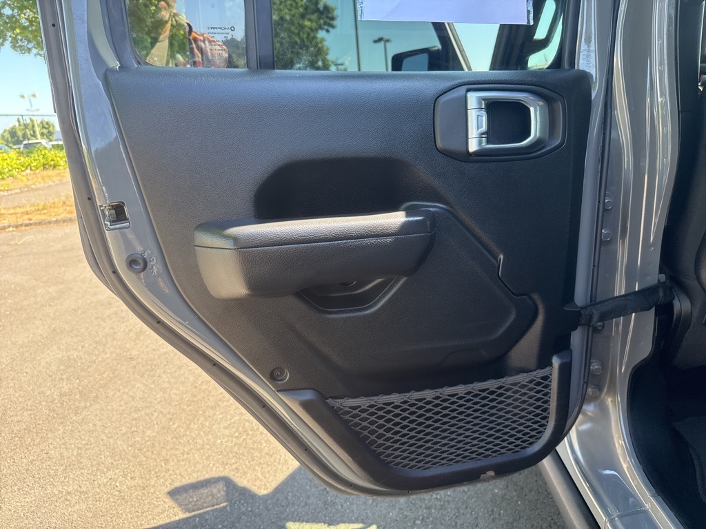 2022 Jeep Wrangler Unlimited Rubicon photo 17