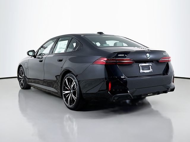 2026 Bmw 550e xDrive photo 5