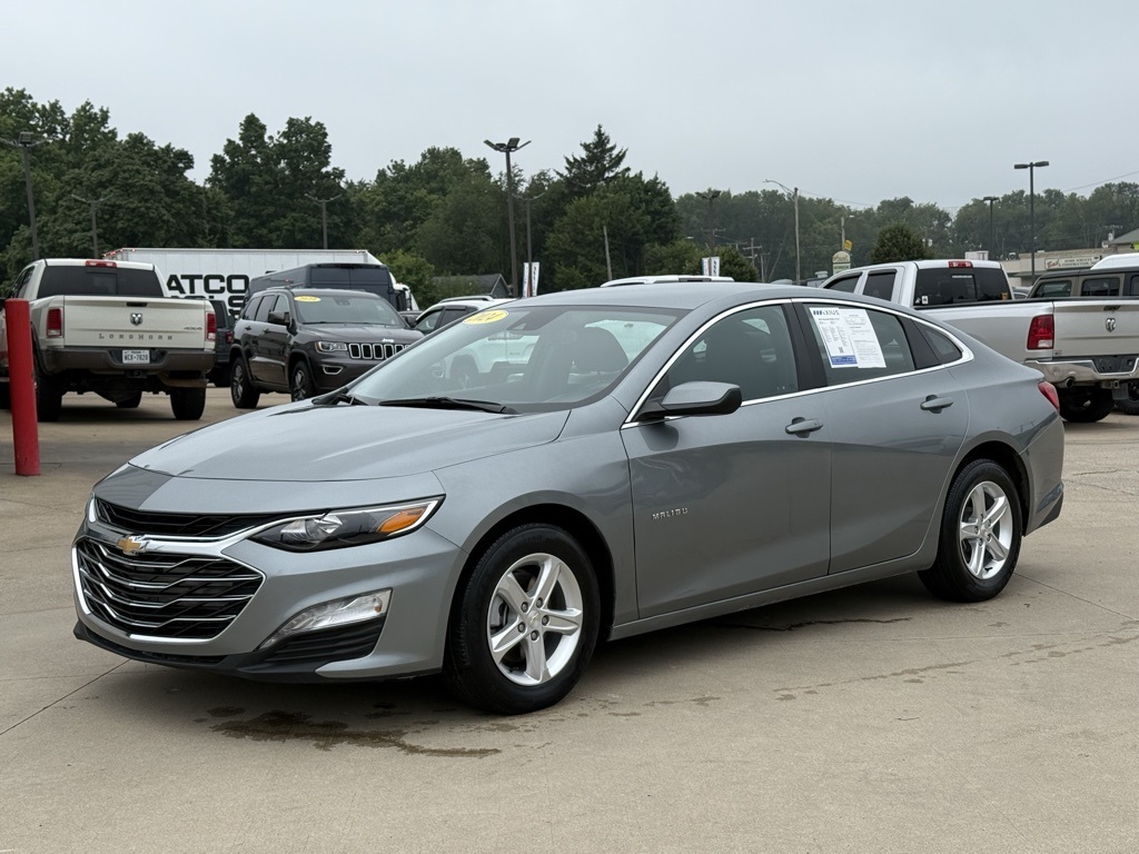 2024 Chevrolet Malibu 1LT photo 3