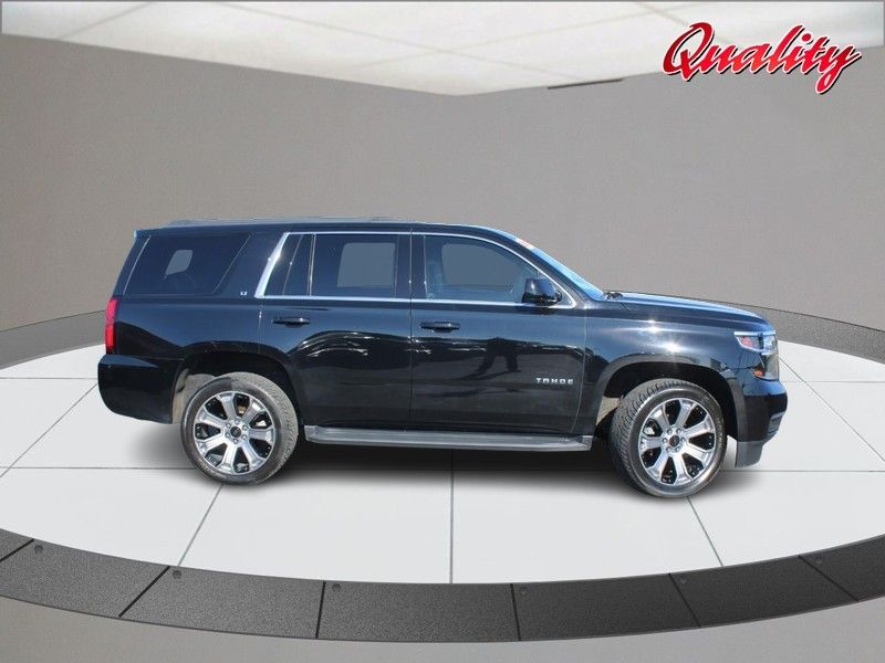2018 Chevrolet Tahoe LT photo 2