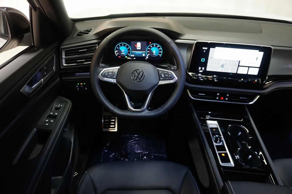 2025 Volkswagen Atlas Cross Sport SEL R-Line photo 11