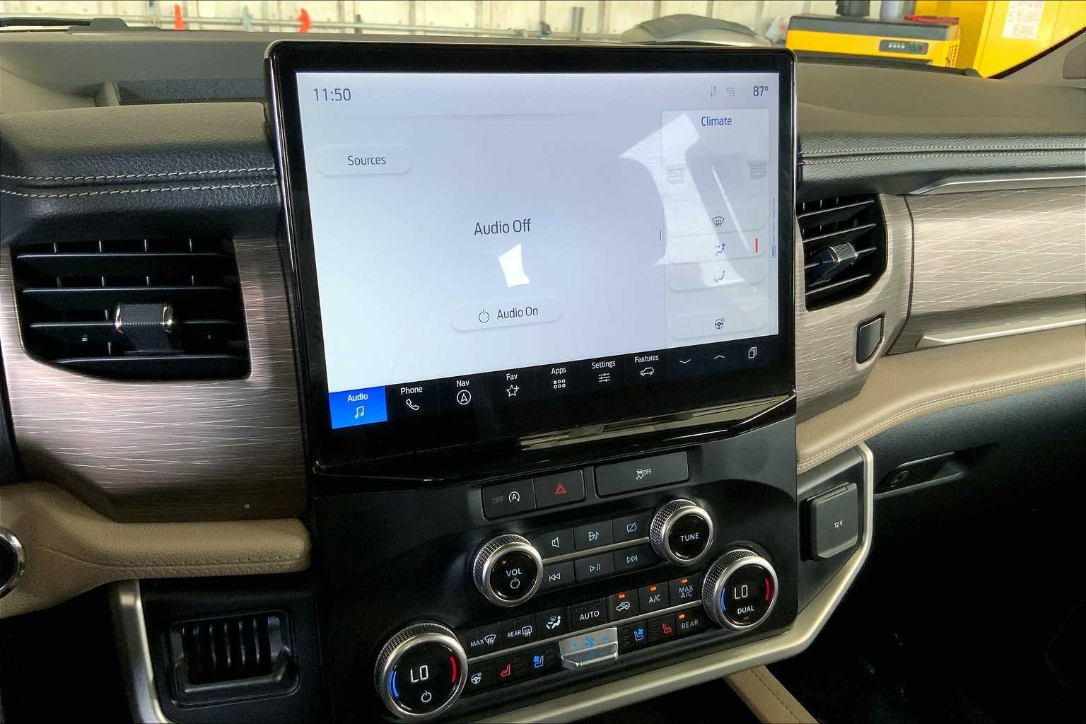2024 Ford Expedition MAX Limited photo 6