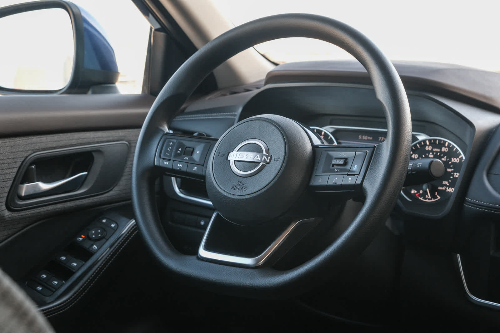 2023 Nissan Rogue SV photo 17