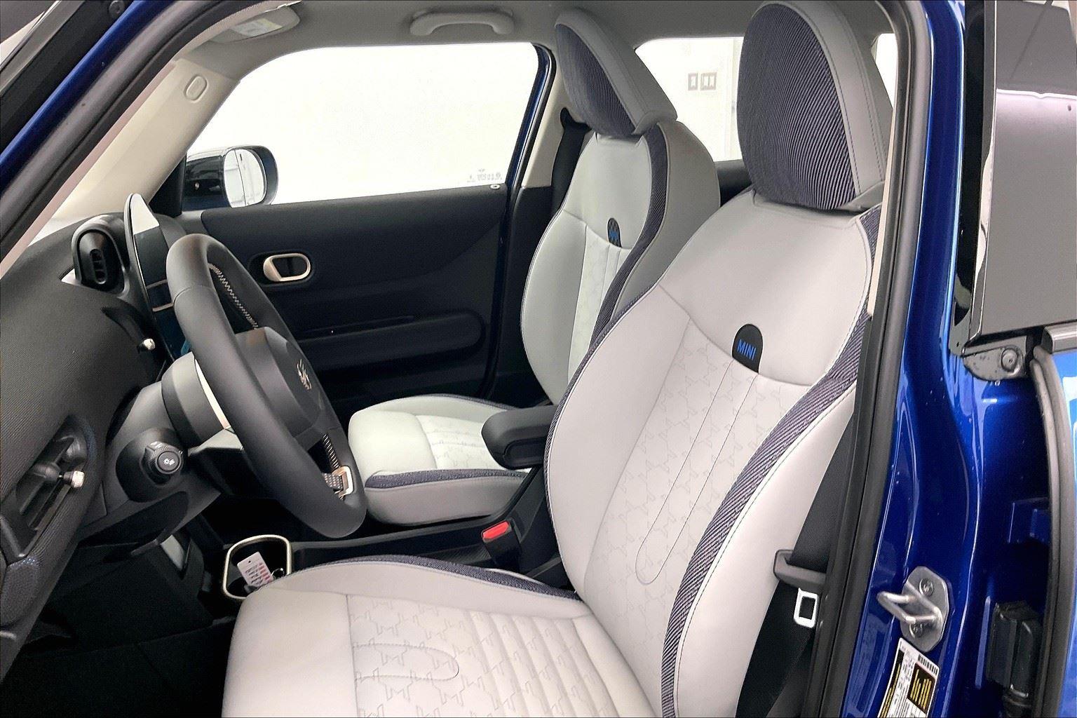 2025 Mini Cooper 4 Door Hardtop Signature photo 4