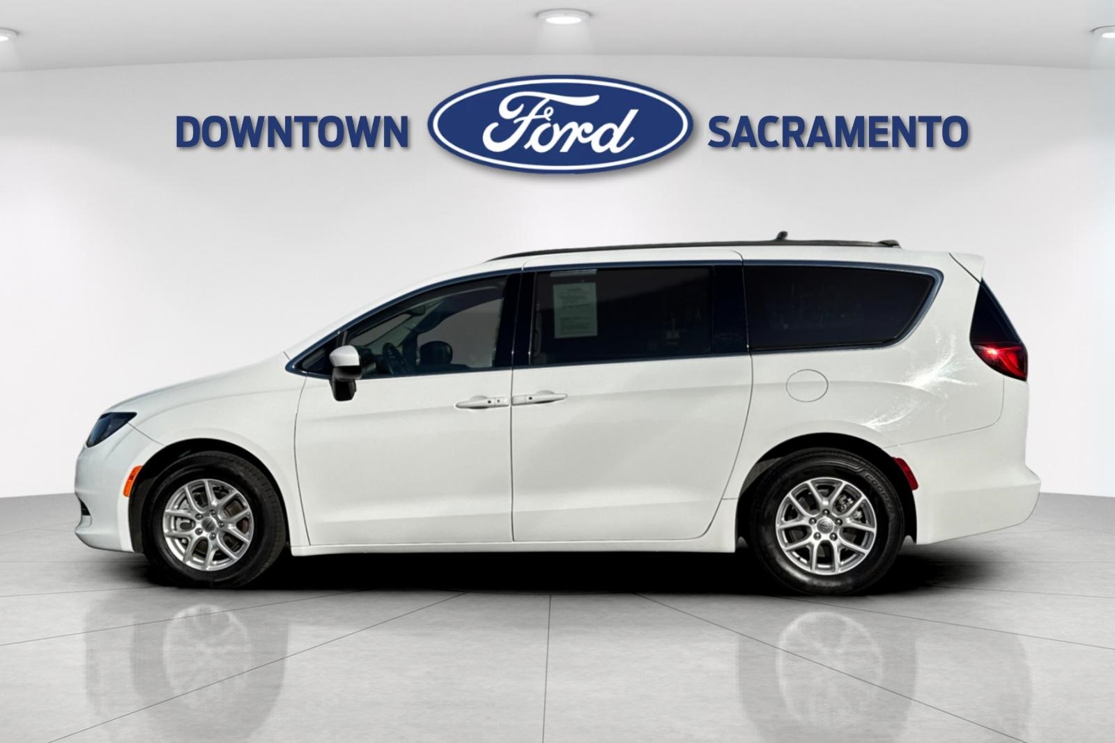 2021 Chrysler Voyager LXi photo 6