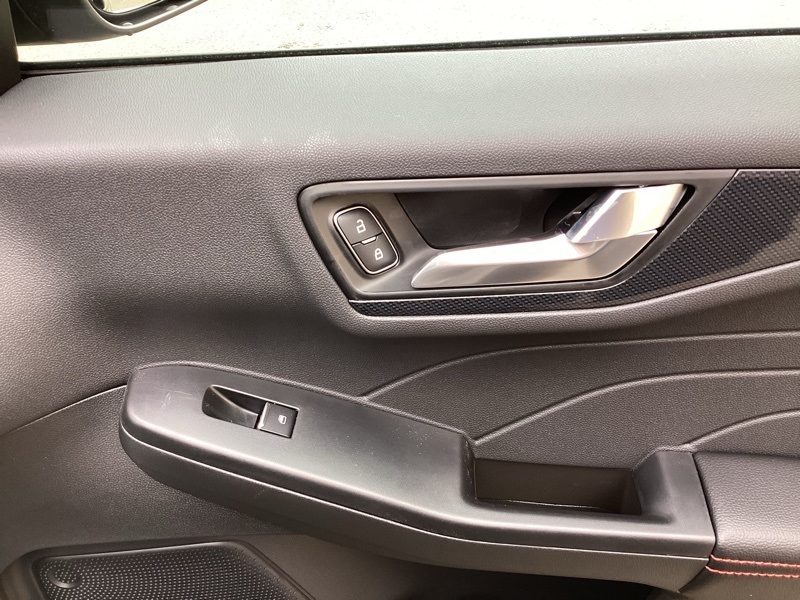 2025 Ford Escape Hybrid ST-Line Select photo 18