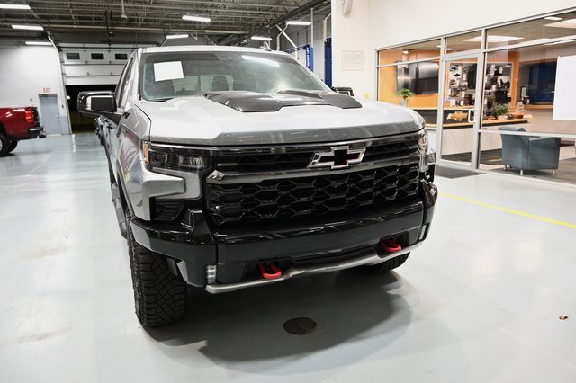 2023 Chevrolet Silverado 1500 ZR2 photo 3