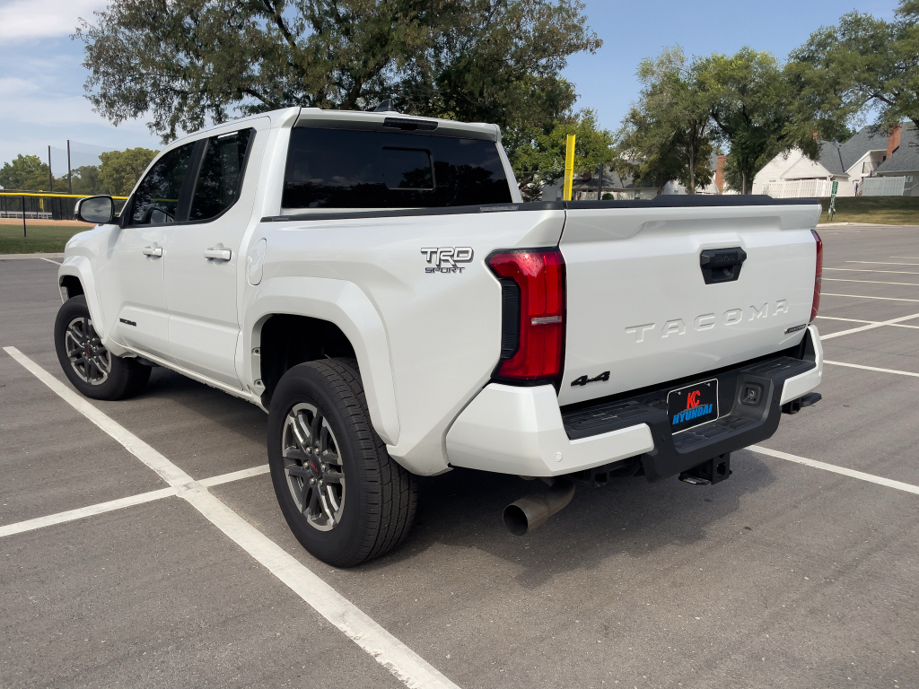 2024 Toyota Tacoma TRD Sport photo 3