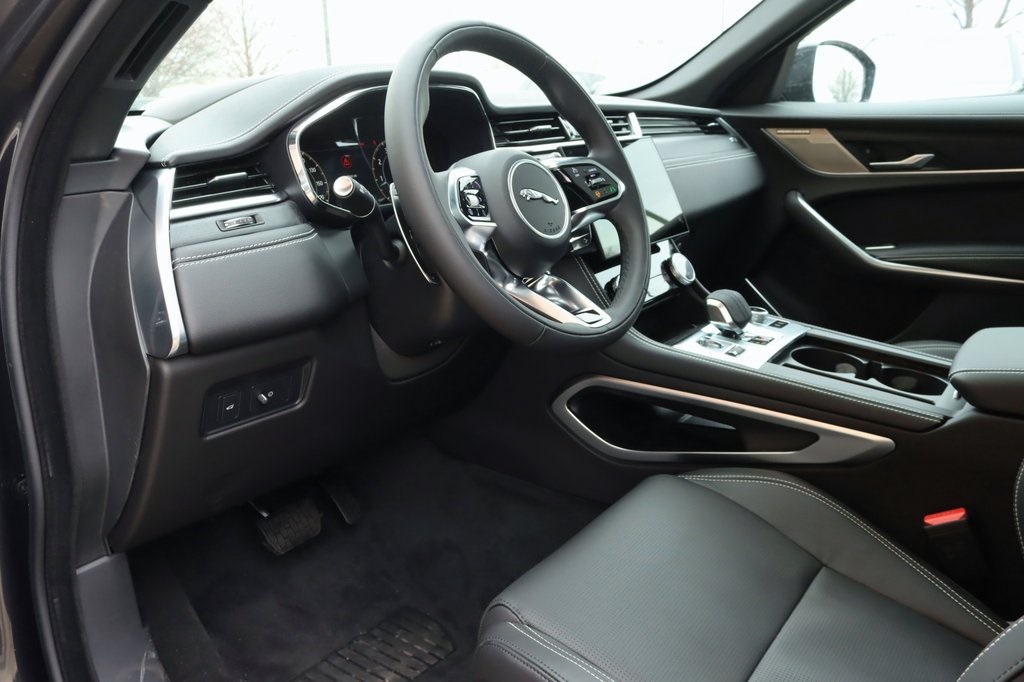 2026 JAGUAR F-PACE - Image 12