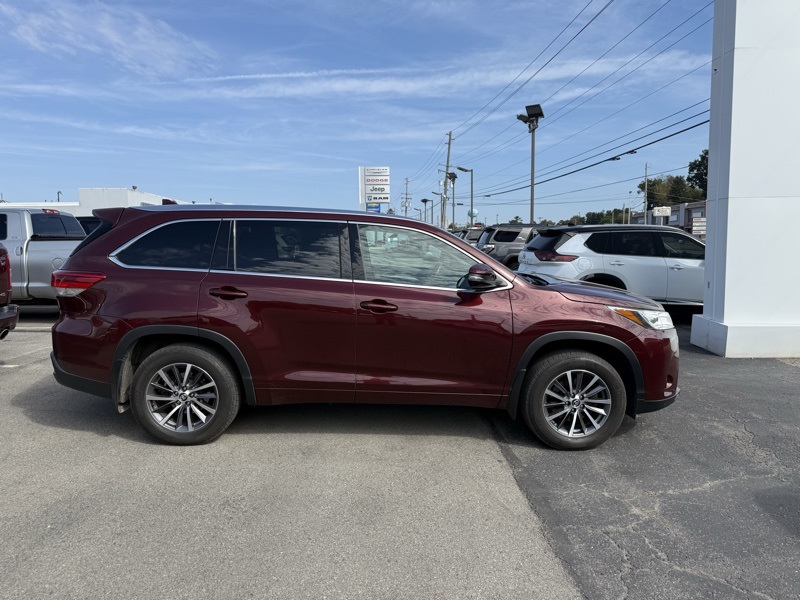 2017 Toyota Highlander XLE photo 4
