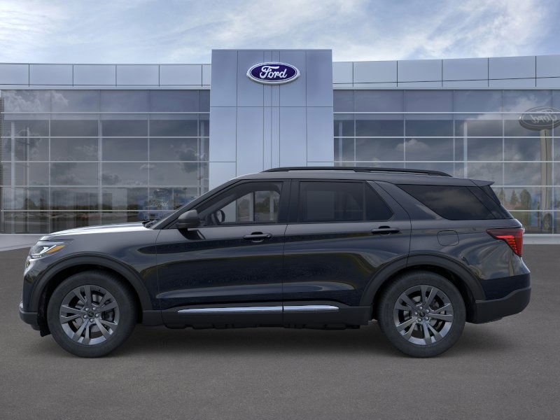 2025 Ford Explorer photo 2