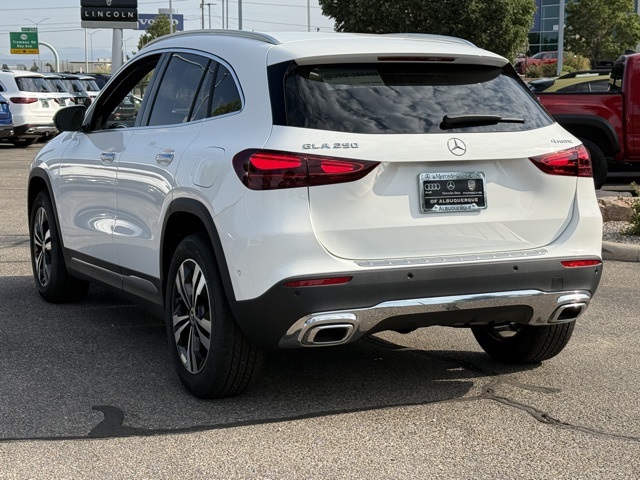 2025 Mercedes Benz GLA 250 4MATIC photo 4