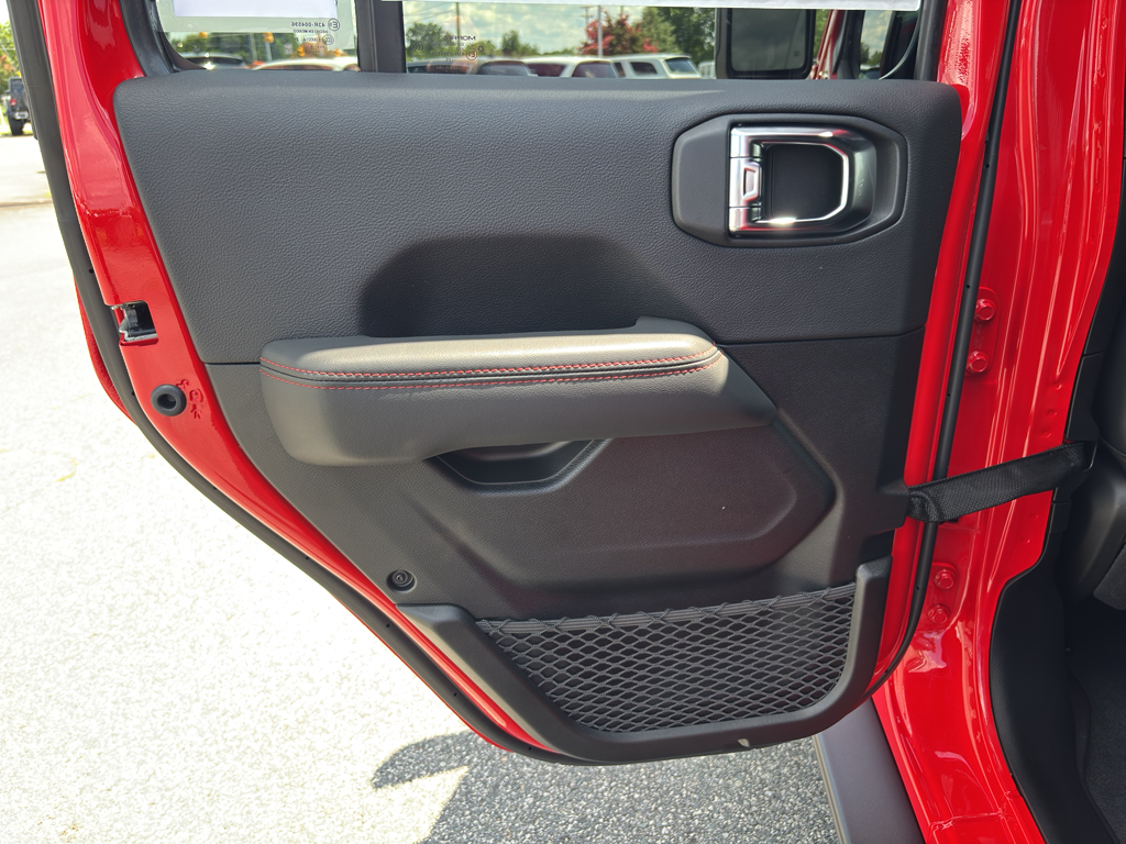 2025 Jeep Wrangler Rubicon photo 19