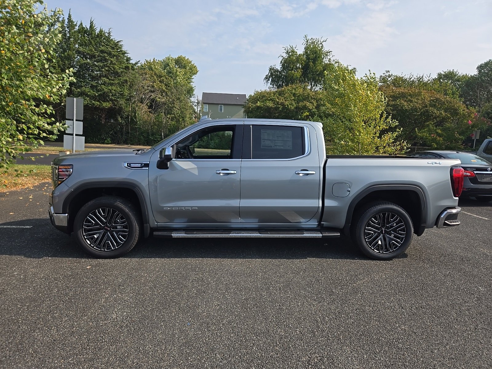 2026 Gmc Sierra 1500 SLT photo 2