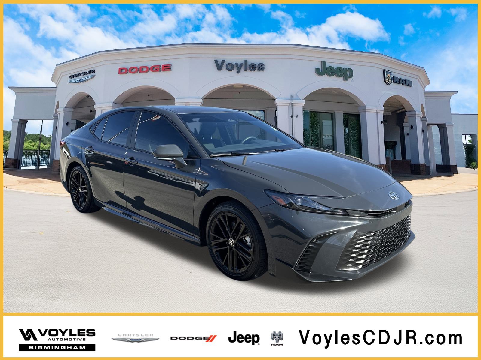 2025 Toyota Camry SE's photo