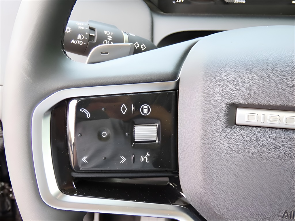 2025 Land Rover Discovery Sport S photo 36