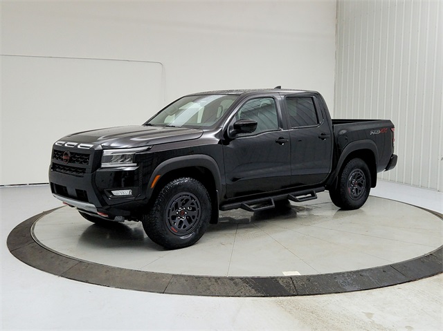 2025 Nissan Frontier PRO-4X photo 3