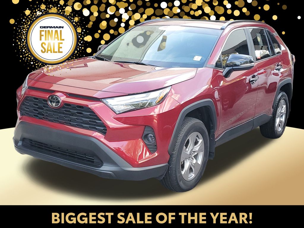 2025 Toyota RAV4 XLE's photo