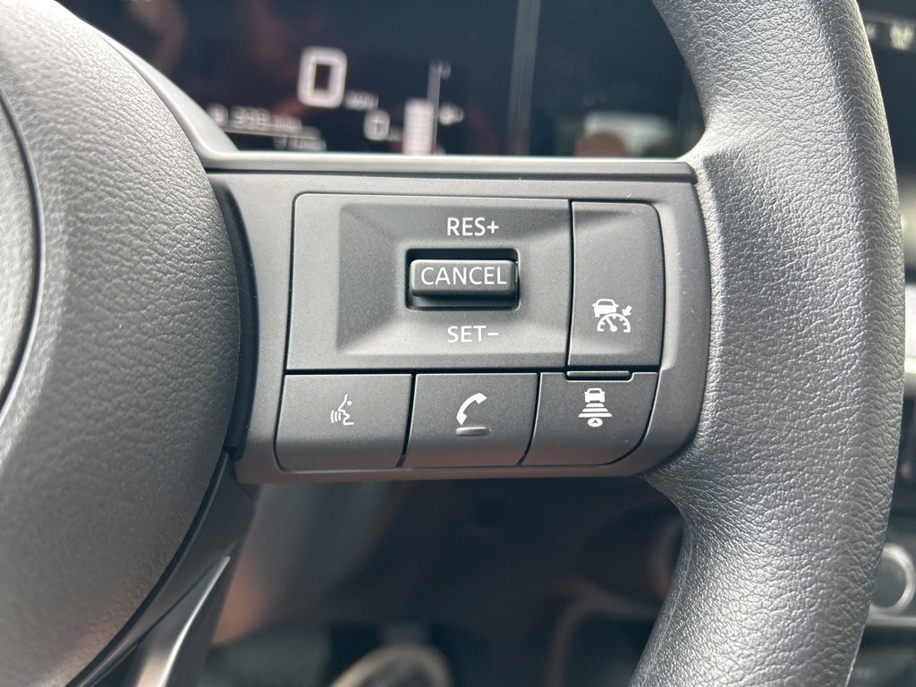 2025 Nissan Kicks SV photo 18