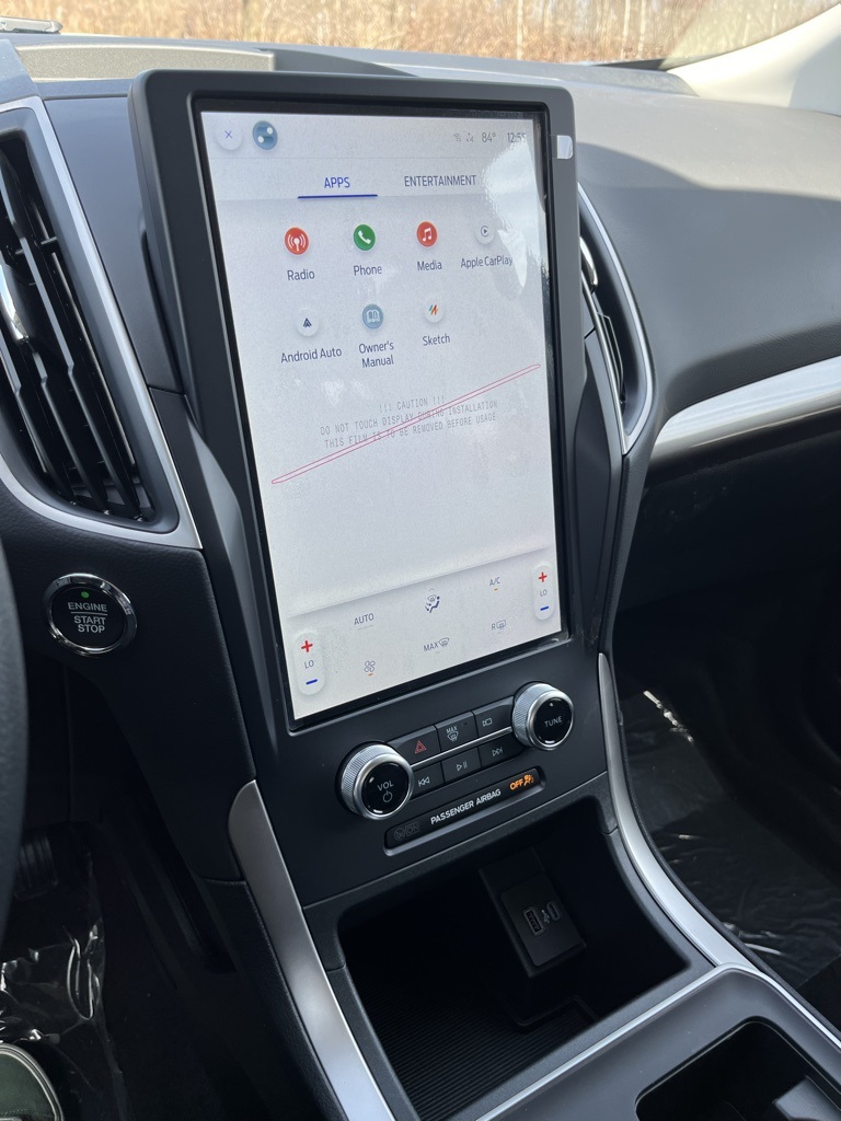 2024 Ford Edge SE photo 3