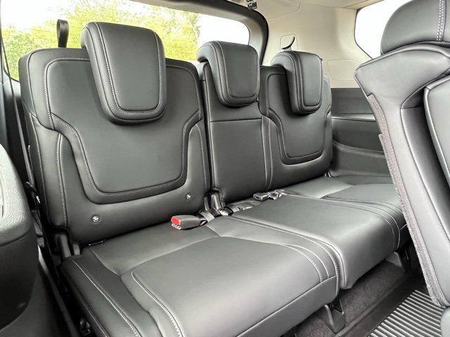 2026 Nissan Armada SV photo 7