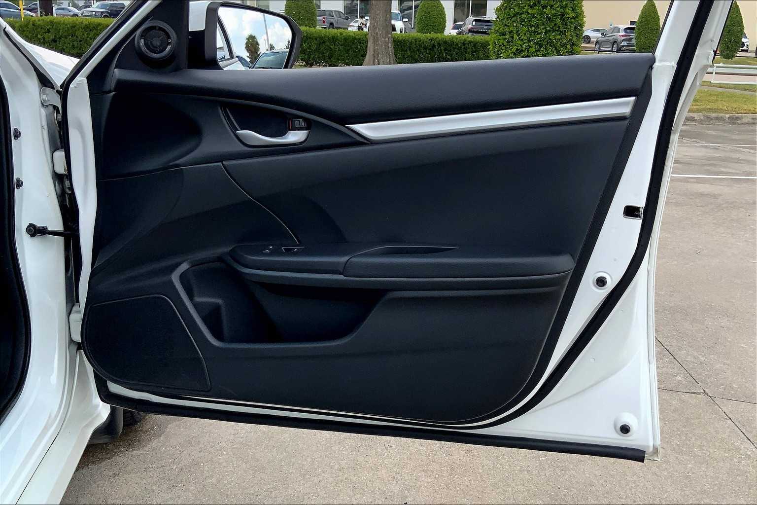 2019 Honda Civic Sport photo 20