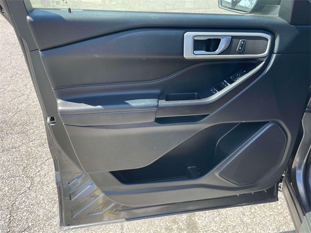 2020 Ford Explorer XLT photo 16