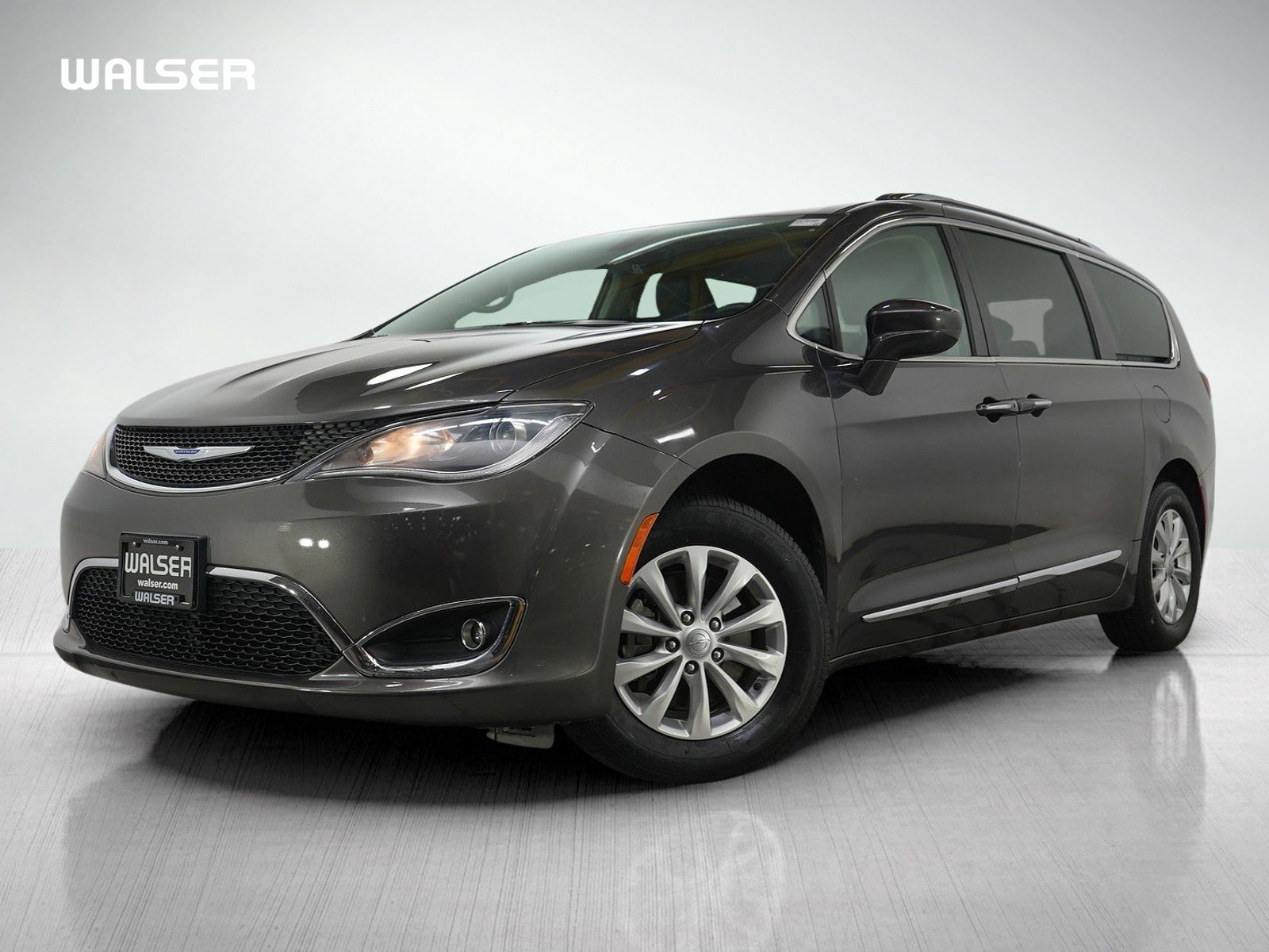 2019 Chrysler Pacifica Touring L's photo