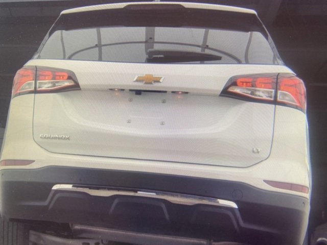 2022 Chevrolet Equinox LT photo 3
