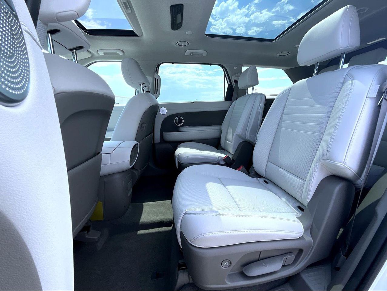 2026 Hyundai Palisade Limited photo 9