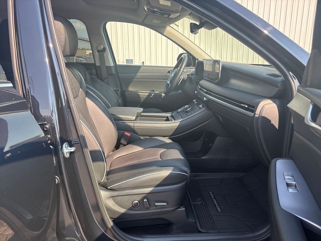 2024 Hyundai Palisade Limited photo 4
