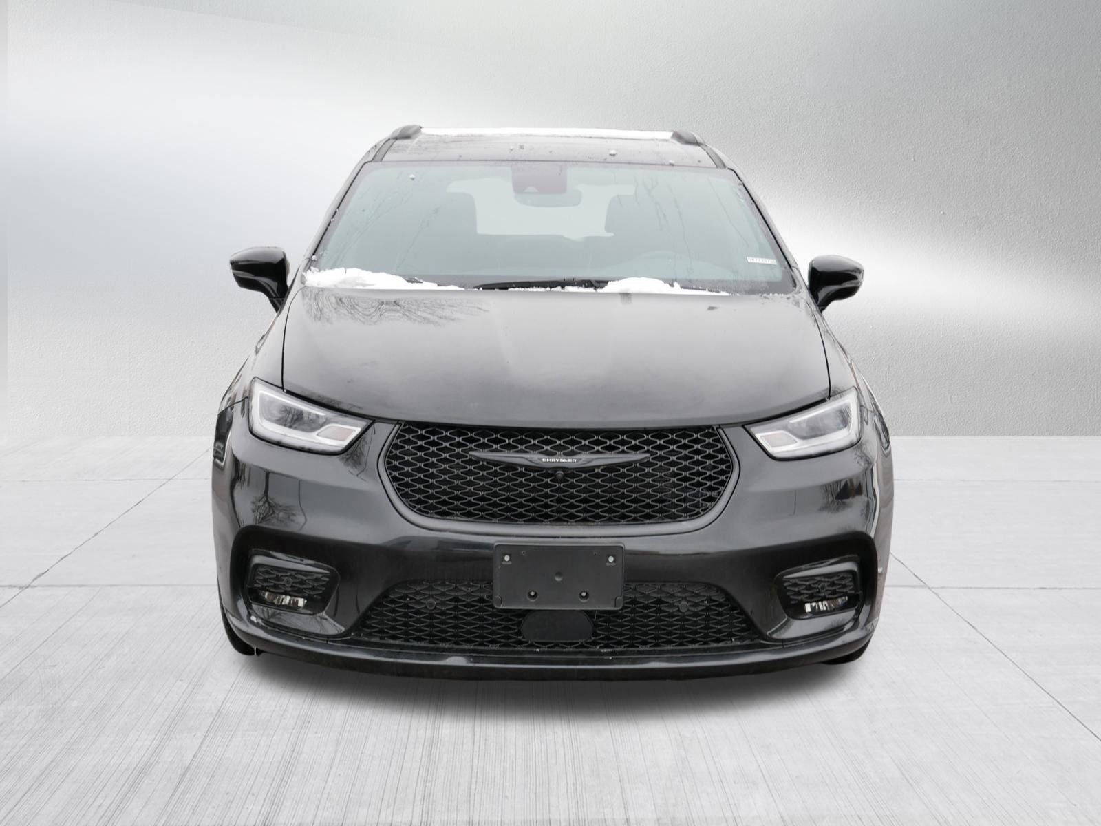 Certified 2024 Chrysler Pacifica Limited with VIN 2C4RC1GG4RR103724 for sale in Brooklyn Park, Minnesota