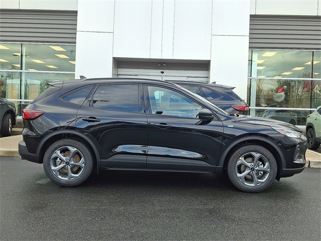 2026 Ford Escape ST-Line's photo