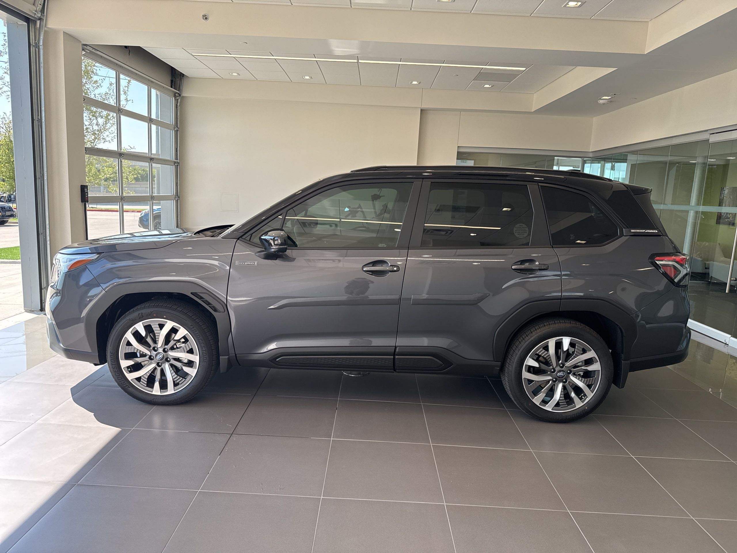 2025 Subaru Forester Touring photo 6