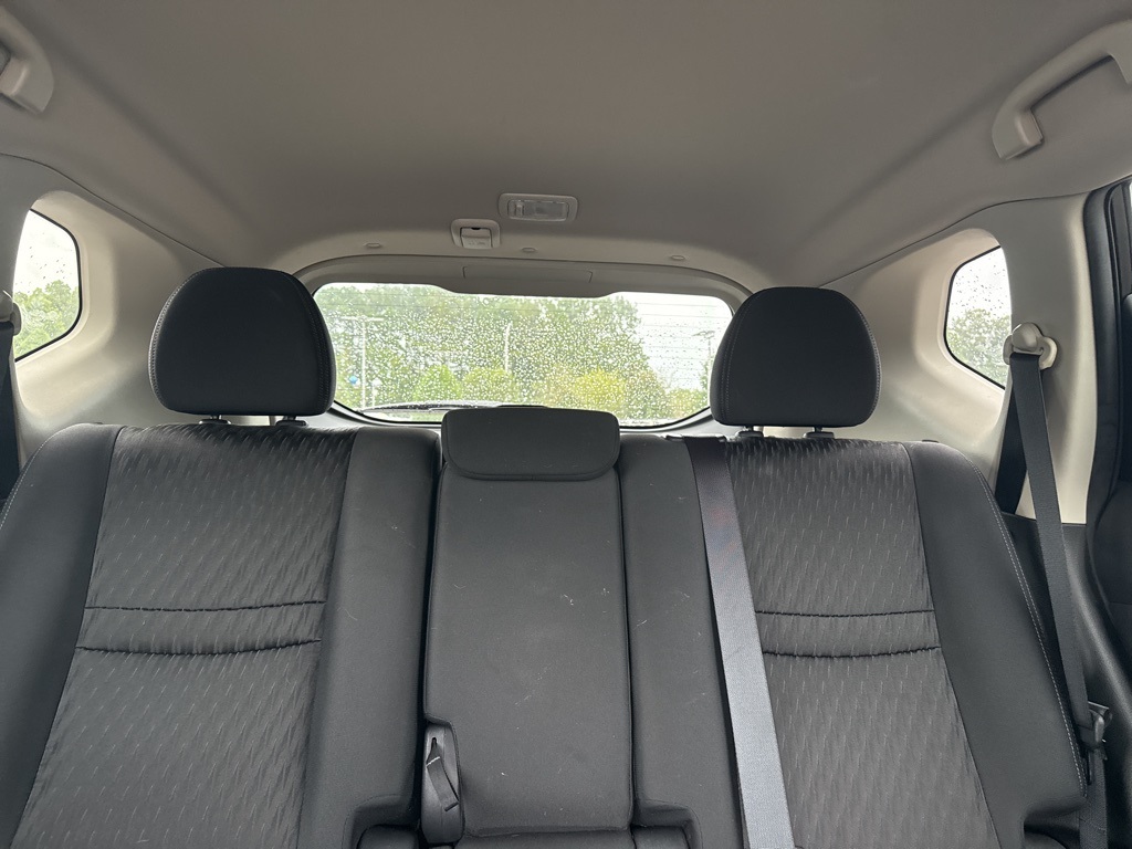 2019 Nissan Rogue S photo 13