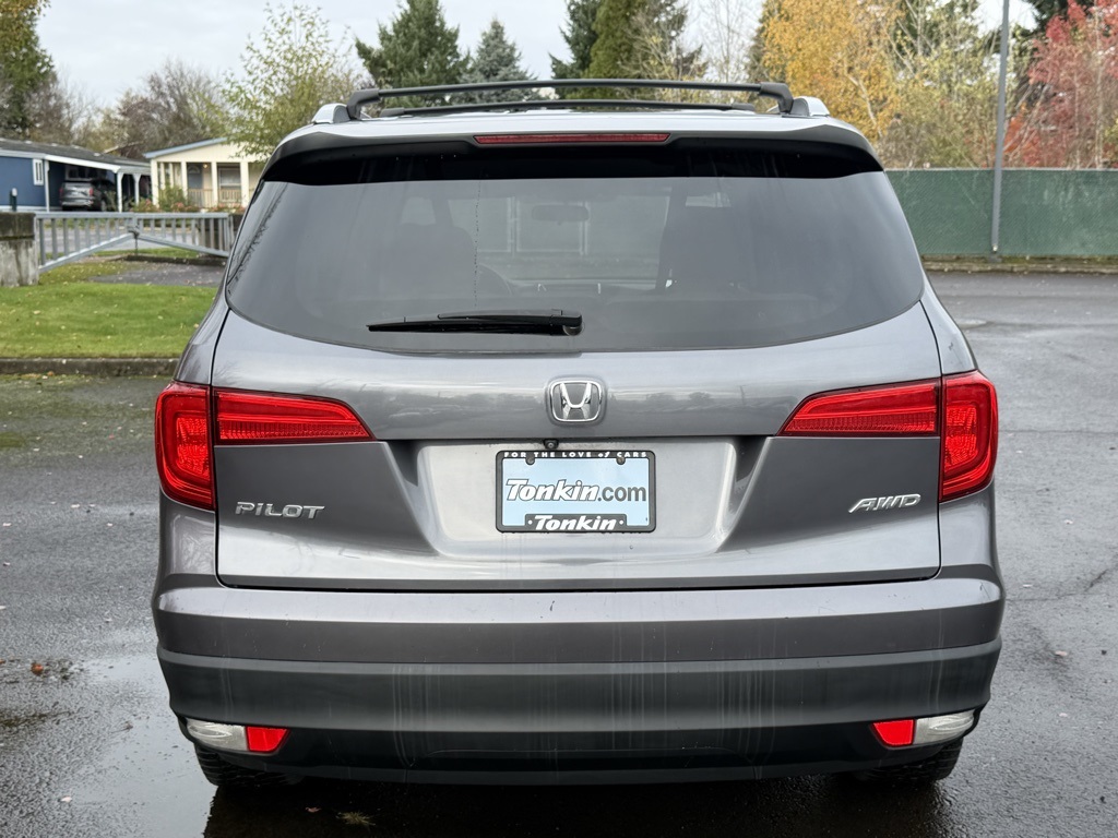 2016 Honda Pilot LX photo 4