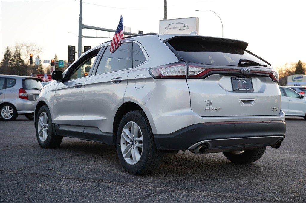 2017 Ford Edge SEL photo 4