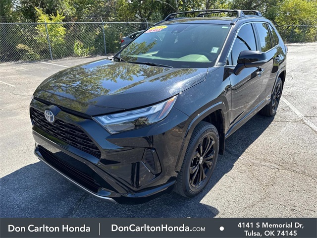 2022 Toyota RAV4 Hybrid SE photo 3