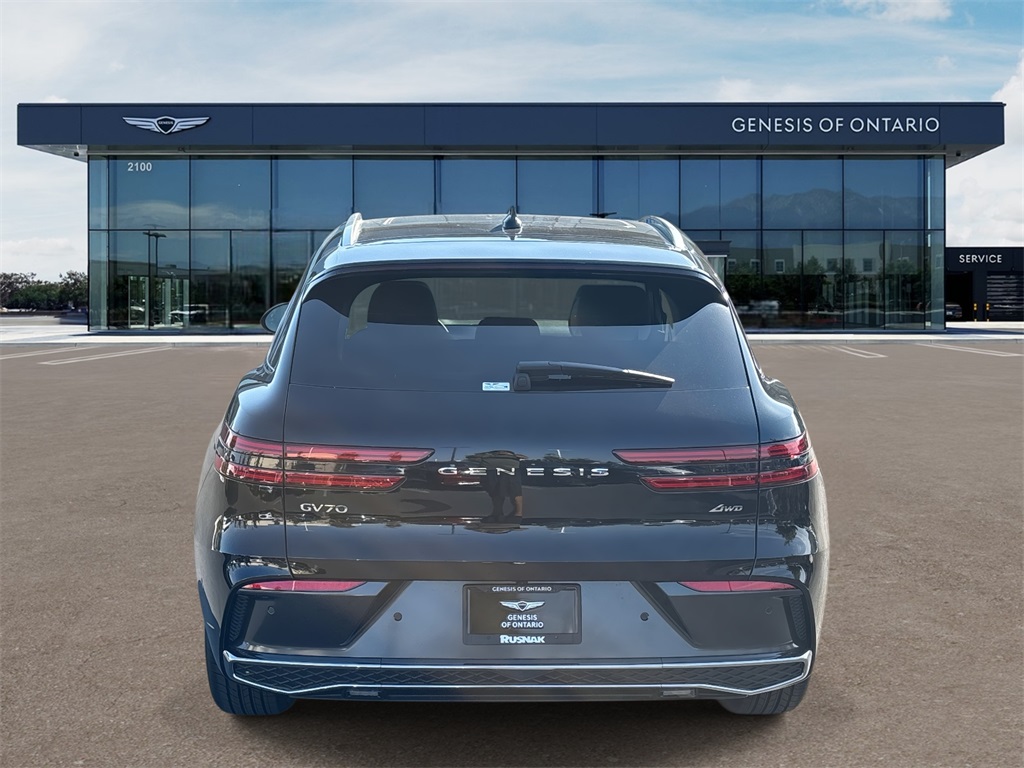 2026 Genesis GV70 2.5T Advanced photo 3