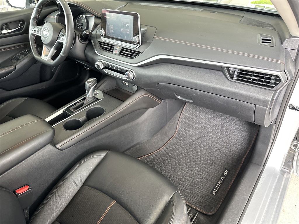 2022 Nissan Altima 2.5 SR photo 32
