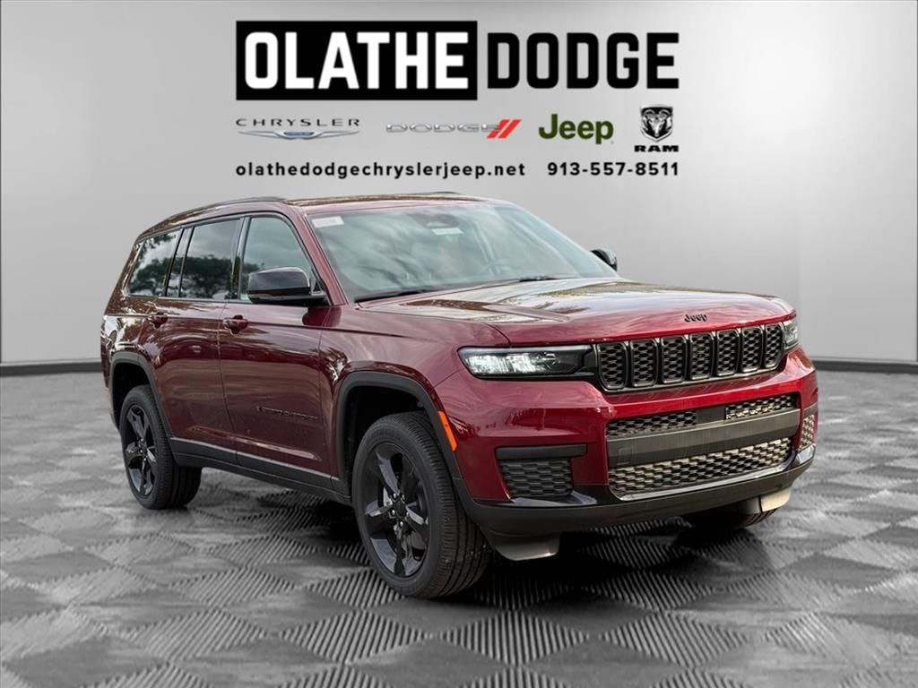 2025 Jeep Grand Cherokee Laredo Altitude photo 28