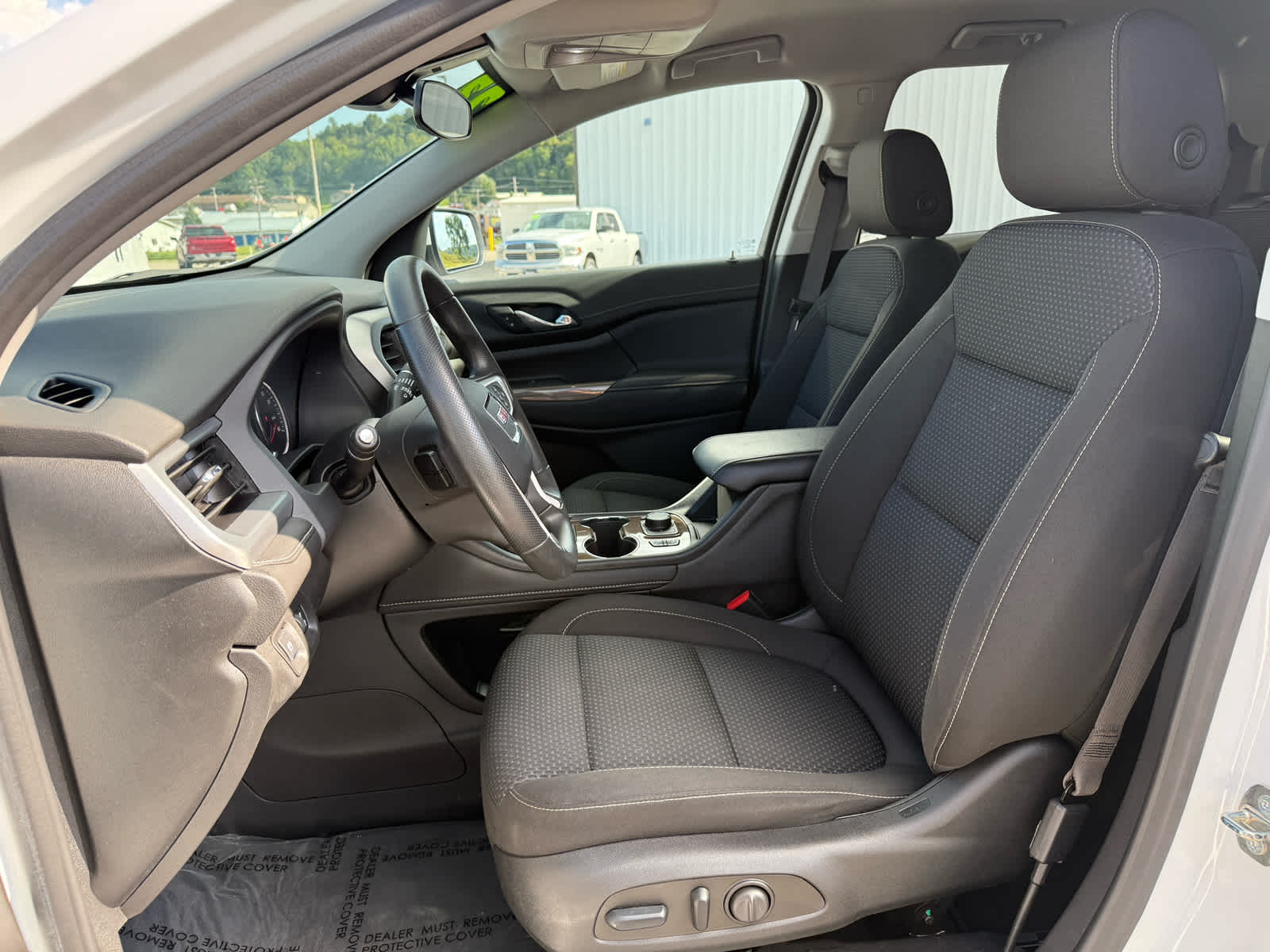 2023 Gmc Acadia SLE photo 4