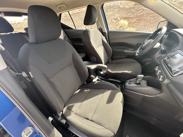 2025 Nissan Kicks Play S photo 28