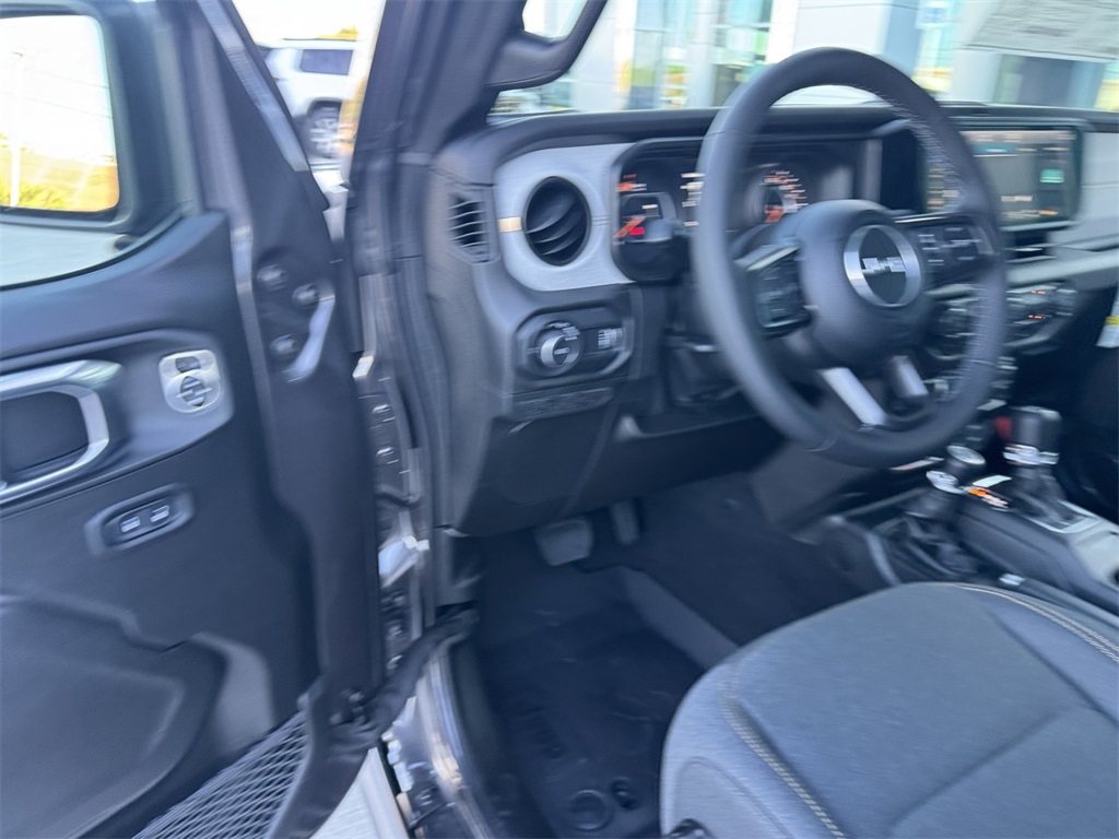 2025 Jeep Wrangler Willys photo 14