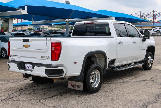2022 Chevrolet Silverado 3500HD High Country photo 3