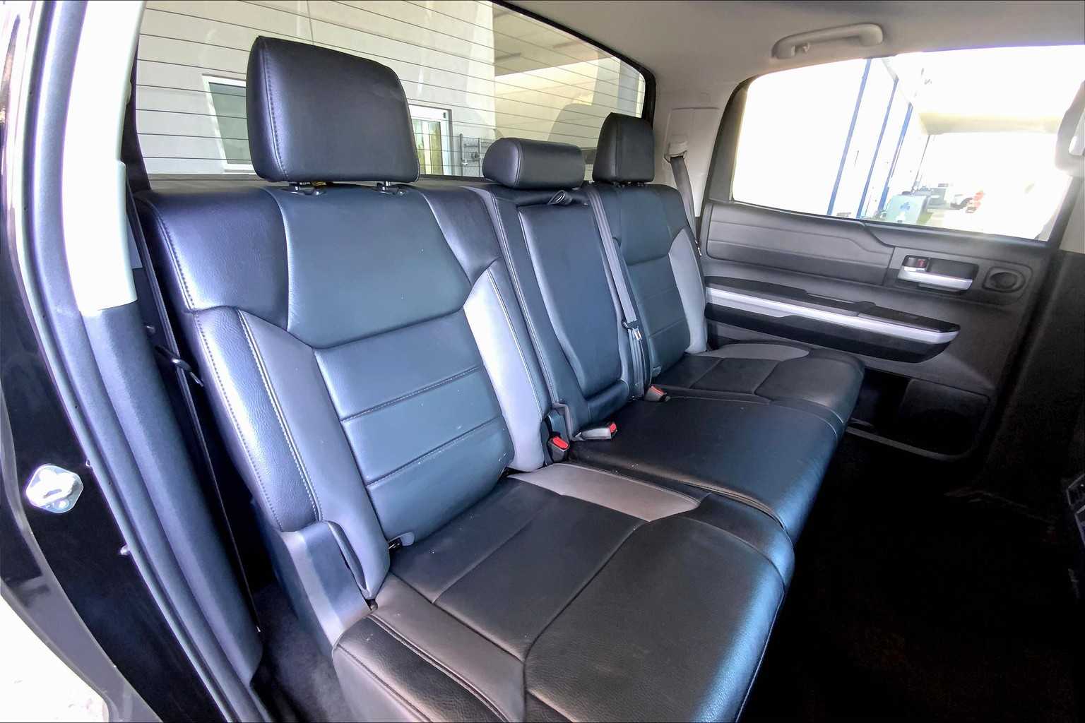 2018 Toyota Tundra Limited CrewMax photo 18