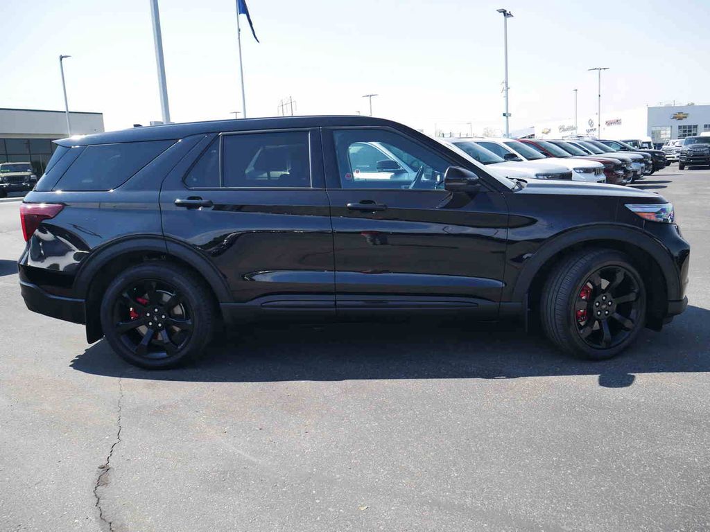 2022 Ford Explorer ST photo 20