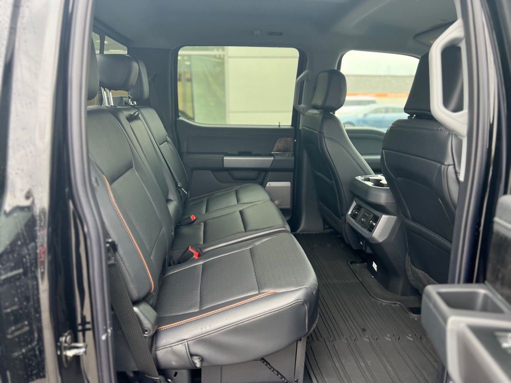 2025 Ford F-250 Lariat photo 31
