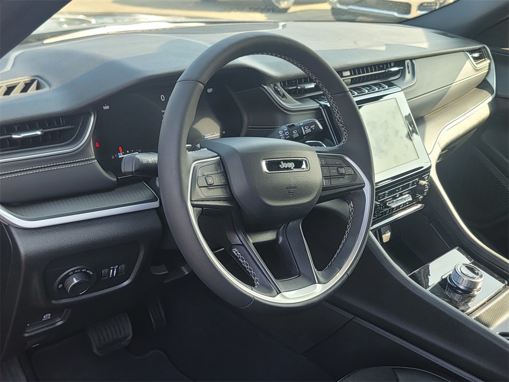 2025 Jeep Grand Cherokee Altitude photo 7